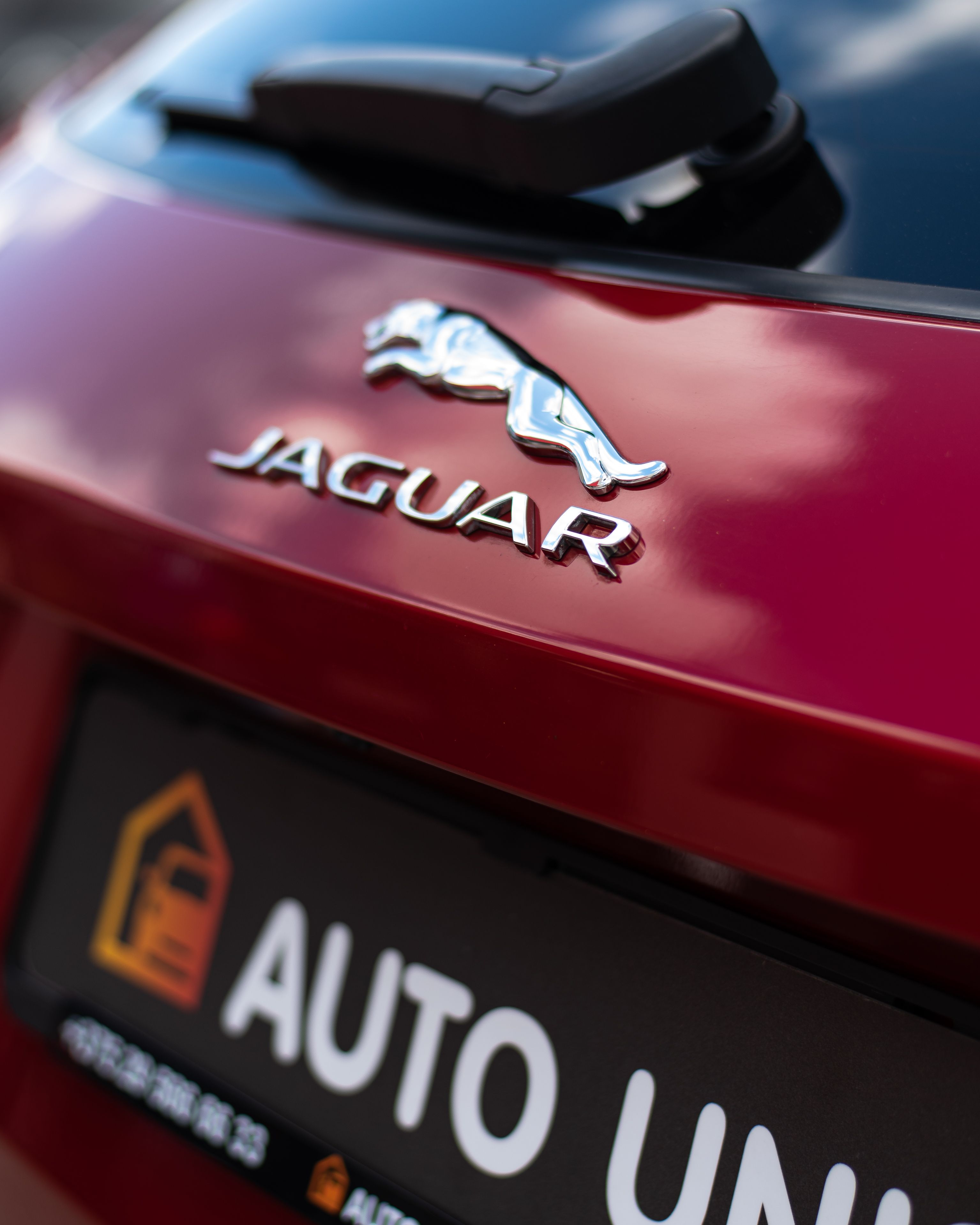 Jaguar vehicle emblem for mobile key replacement service in Panama City Beach